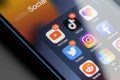 Redes sociales y profesorado: entre el espacio de diálogo y el escaparate público
