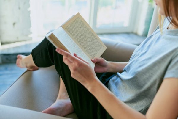 Lectura profunda en tiempos de ‘scroll’: cómo volver a leer con intención