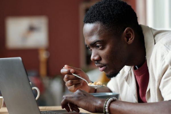 ¿Qué le sucede a nuestro cerebro cuando vemos vídeos a velocidades más rápidas de lo normal?