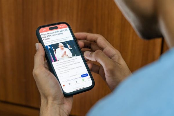 El papa Francisco como fenómeno mediático: entre la fe y las redes sociales