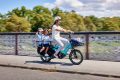 Las bicicletas y ciclomotores eléctricos reducen la demanda de petróleo mucho más que los autos eléctricos