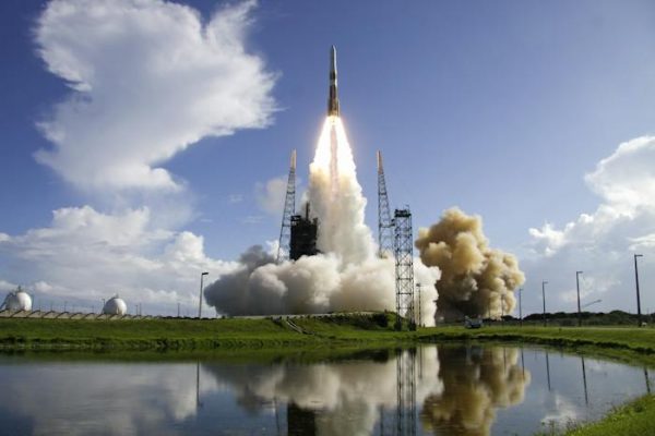 Misiones espaciales apasionantes en 2024: desde el polo sur de la Luna hasta un mundo oceánico cubierto de hielo