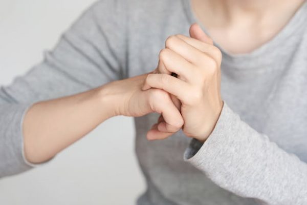 ¿Por qué nos fascina tanto el crujido de los huesos? Ciencia (y mito) detrás de un sonido viral