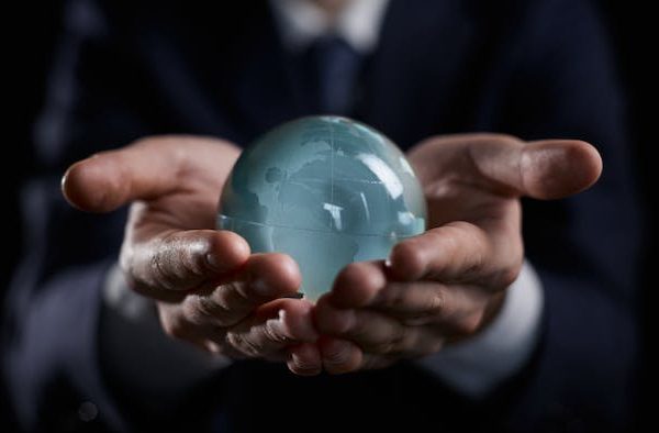 Poder y verdad: dónde y quién decide la forma que está tomando el mundo